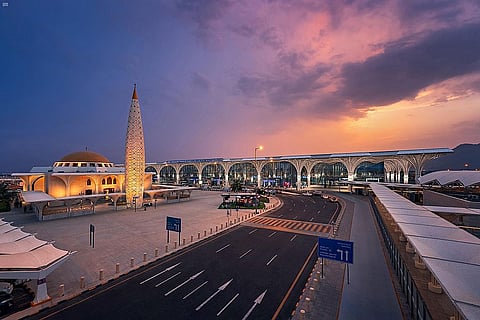 "مدير جوازات المدينة" يقف على جاهزية صالات الجوازات بمطار الأمير محمد بن عبدالعزيز الدولي