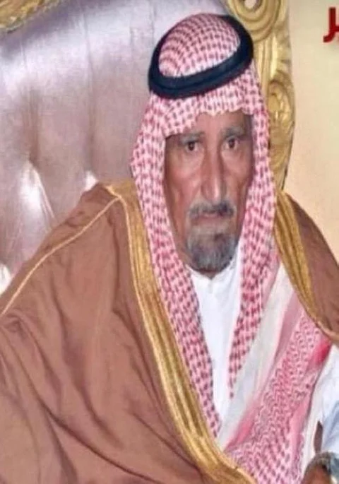 أمير منطقة المدينة ونائبه يعزيان ذوي الشيخ "المندهة"