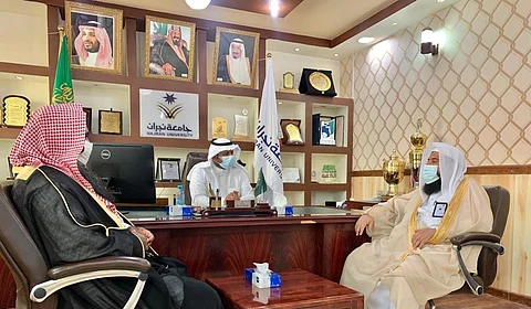 "القحطاني" و"القرني" يبحثان تفعيل حملة "ربِّ اجعل هذا البلد آمناً" بشرورة