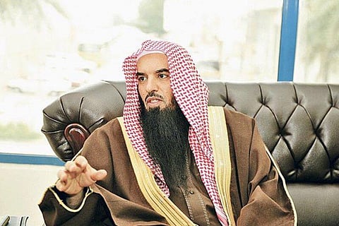 عضو الإفتاء السابق المري لـ"سبق": حملات التواصل للتشغيب على قرارات الحكومة مخالفة للشريعة