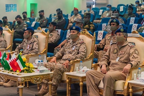 بالصور.. قائد القوات الجوية يقف على تنفيذ مناورات التمرين الجوي المشترك والمختلط "طويق 2"