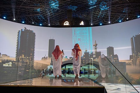 من قبة جدة.. جسر "تنمية البدو" يخطف الأنظار في 7 أمتار بصوت قصيدة للفيصل