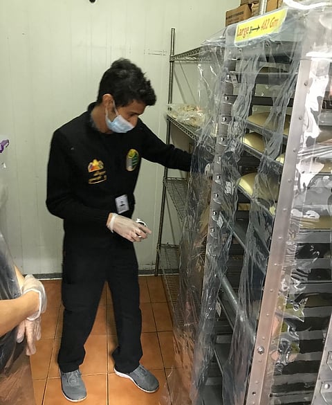 "أمانة عسير" تضبط مخبزًا شهيرًا في أبها خالف الاشتراطات الصحية