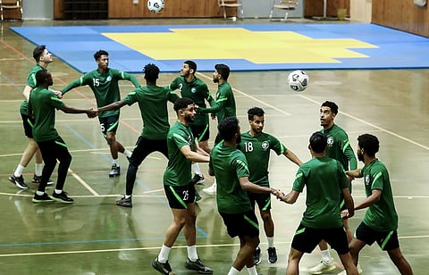 الأخضر يواصل استعداده لأوزبكستان في الصالة المغلقة .. و"رينارد" يتحدث للإعلام