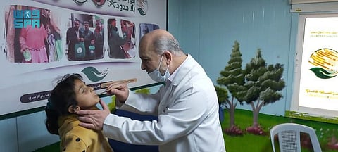 بالصور.. عيادات مركز الملك سلمان تقدم خدماتها الطبية لـ436 مريضًا في مخيم الزعتري بالأردن
