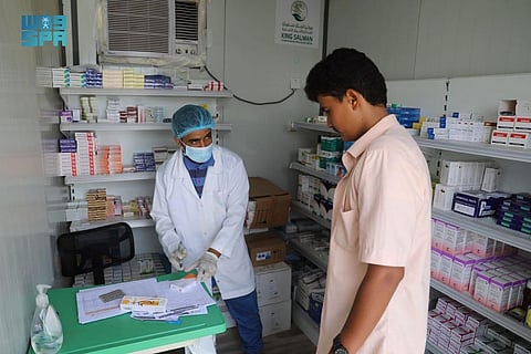 عيادات "إغاثى الملك سلمان" في عبس تقدم خدماتها لـ 337 مستفيدًا