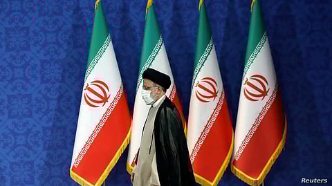 أمر بإلقاء شاب من فوق جبل ورجم آخرين.. "رئيسي" كما يصوره الضحايا