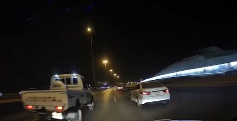 شاهد: صاحبة مقطع رصد "السائق المتهور": روعني وتسبب بخسائر في سيارتي.. وهكذا تفاعل معي "المرور"
