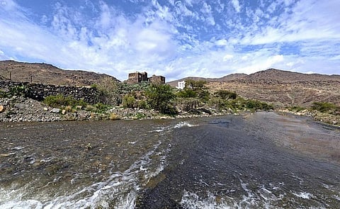 "الأرصاد" تنبّه من أمطار رعدية على عسير تستمر حتى 9 مساءً