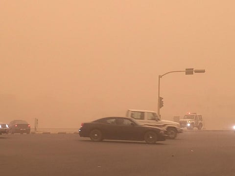 تنبيه من حالة أتربة مثارة وأمطار رعدية على نجران