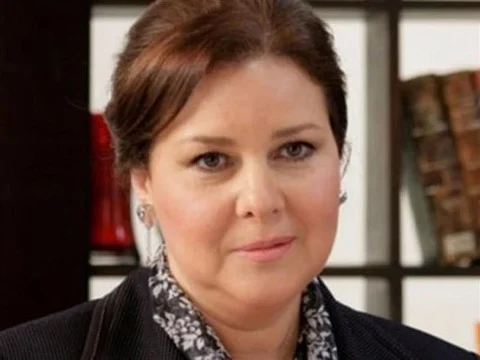 بعد 67 يومًا بالمستشفى.. لماذا لا تتحسن حالة الفنانة دلال عبد العزيز؟