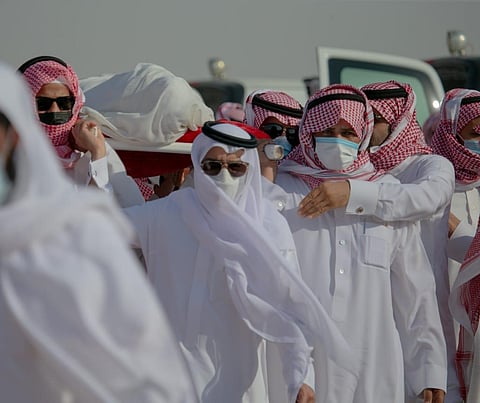 شاهد.. جموع غفيرة تشيع جثمان الأكاديمي والإعلامي ناصر البراق بالرياض