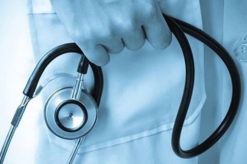 إنقاذ مريض بمستشفى "العيدابي" تعرض لإصابات بالغة في البطن والحوض