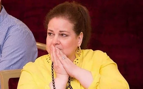رحلت دون أن تعلم بوفاة زوجها.. دلال عبدالعزيز توفيت بعد 100 يوم في "العناية"
