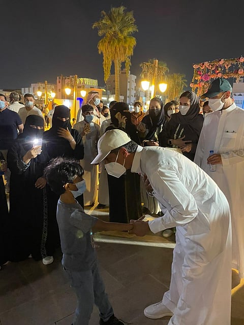 فنون وأهازيج.. ثاني "كروز" تصل ينبع متزيّنة بالسياح و"الخطيب" يتجوّل
