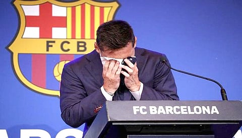 مؤتمر "الوداع".. "ميسي" يودع برشلونة بالدموع: سأعود يومًا ما
