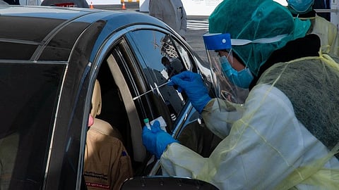 هل تتسبب الجرعة الثانية من لقاح "كورونا" في إيجابية العينة؟.. هنا الإجابة