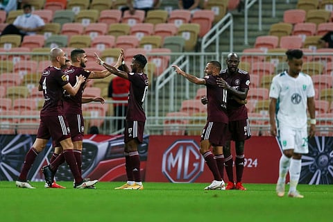 بدون محترفيه الأجانب الجدد.. الأهلي يدشِّن انطلاقته بسقوطه بفخ التعادل مع الفيصلي