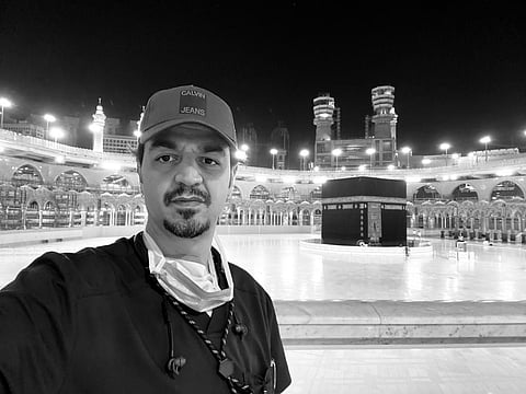 زواجٌ وعودةٌ للحياة وفواجع.. "ليالي الحجر في مكة" يرويها طبيب: مرت من هنا!