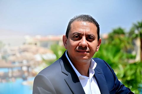 مسؤول الهيلتون يرد: "أسعارنا موحدة" وبعض الشركات تتلاعب بالعروض.. والسائح السعودي في صدارة اهتمامنا