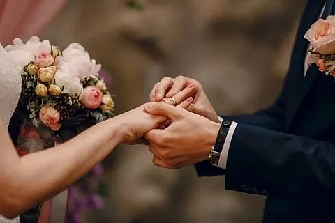 "زواج عرفي" بمكة ينتهي بسجن الزوجين.. و"محامية" تفنّد هذا النوع من النكاح