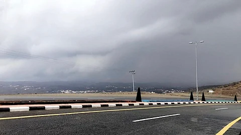 من تنبيهات "الأرصاد".. أمطار بعسير وموج يرتفع في جدة