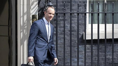 الأزمة الأفغانية تجرِّد وزير الخارجية البريطاني من منصبه