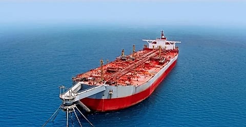 وزير الإعلام اليمني يحذّر من مخاطر جراء تسرب أو انفجار ناقلة النفط صافر