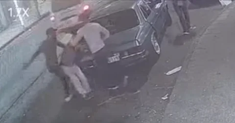 فيديو مرعب.. شاهد ما حدث لشاب بأحد شوارع الأردن