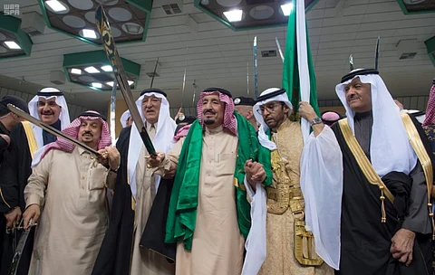 رقصة الحرب والسلام.. تعرف على تاريخ "العرضة السعودية" وأشهر القصائد التي قيلت فيها