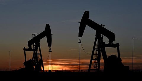 انخفاض أسعار النفط .. وبرنت عند (67.50) دولارًا للبرميل