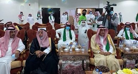 "القويعية" تحتفل باليوم الوطني ٩١.. هدايا ولوحات وعرضة