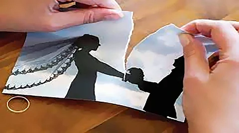 مكة.. رفضَ زوجها إكمالها للدراسة فتقدّمت بفسخ عقد النكاح.. وهنا الرأي القانوني