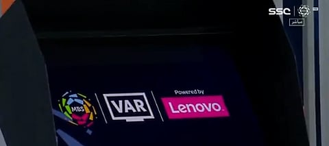 تعطُّل تقنية الفيديو يؤخِّر انطلاق الشوط الثاني من "ديربي جدة"