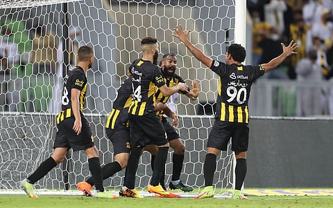 "الاتحاد" يكمل على ما تبقى من "الأهلي" ويقبض على صدارة الدوري