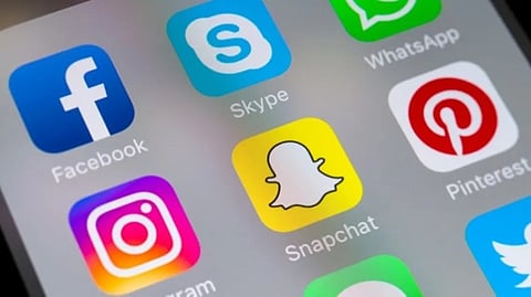 خلاف بين زوجين بمكة بسبب الإعلانات والظهور في مواقع التواصل الاجتماعي!