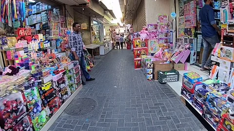 بعد إقرار ضريبة الـ10%.. هل يوقف السعوديون رحلتهم لأسواق البحرين؟!