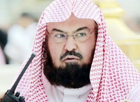 "السديس" يؤكد جاهزية الحرمَيْن لاستقبال المعتمرين والمصلين بكامل الطاقة الاستيعابية