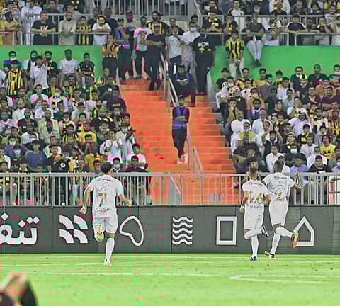 "الاتحاد" يفشل في استعادة الصدارة بعد خسارته أمام "الشباب" بهدفَيْن دون رد