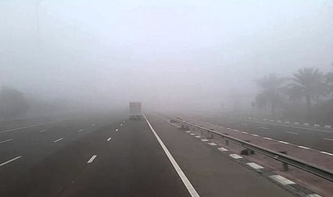 ضباب على محافظتيْ بدر وينبع وتدنٍّ في مدى الرؤية