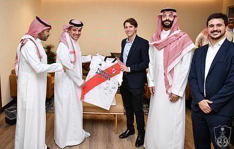 "النفيعي" يستقبل نائب رئيس نادي "ريفر بليت" الأرجنتيني