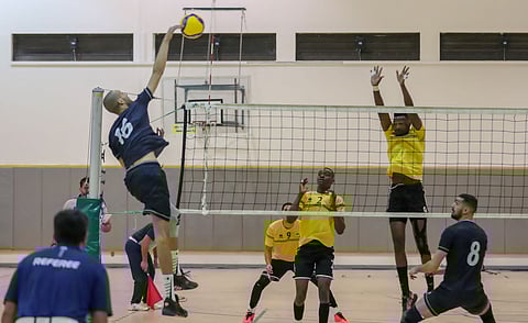 في ختام الجولة الخامسة من ممتاز الطائرة .. الأهلي يحسم " ديربي جدة" ويقترب من الصدارة