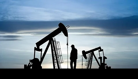 إلى 65.61 دولار للبرميل.. تراجع النفط وسط تأثير التوترات التجارية