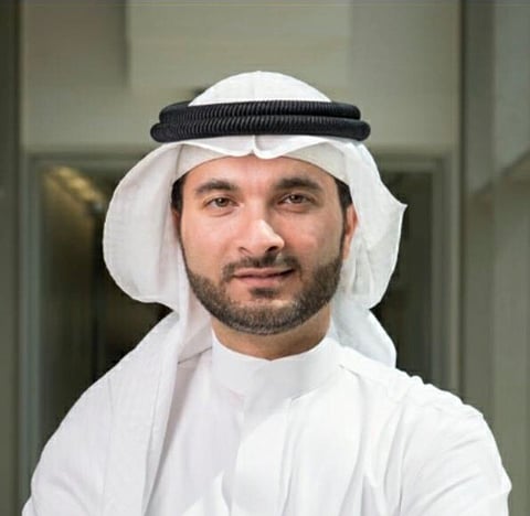 استشاري يحذّر: كثرة تعرُّض الأطفال للأجهزة الإلكترونية تمهّد للجفاف وضعف النظر