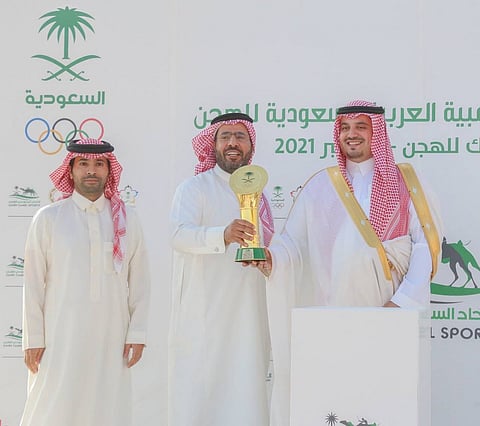 فهد بن جلوي يتوِّج الفائزين في كأس الأولمبية السعودية للهجن بتبوك