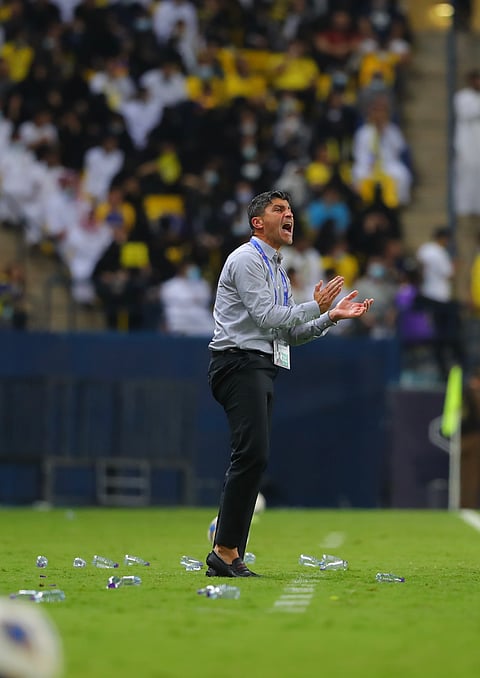 "النصر" ينهي علاقته بمدرب الفريق الأول "بيدرو إيمانويل"