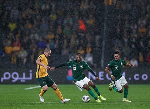 وسط أجواء ماطرة.. "الأخضر" السعودي يعزز صدارته لمجموعته بتعادله مع أستراليا