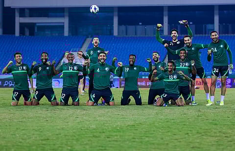 لشحذ الهمم .. "المسحل " يحضر اختتام تدريبات الأخضر استعداداً للقاء فيتنام