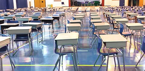 بالصور .. مدرسة بالريث تطلق أسماء المعلمين المتميزين على قاعات الاختبارات