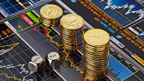 اللجنة الدائمة للتوعية تحذر من إعلانات الربح السريع واستثمار المحتالين